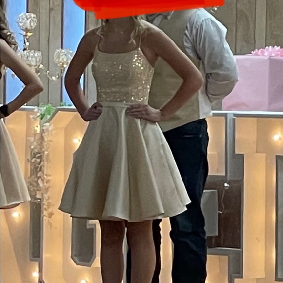 ED Young dress only worn once for an hour - Picture 4 of 4